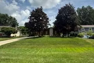2309 Four Seasons Pkwy, Crown Point, IN 46307 - Photo 2