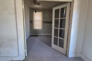 521 W 21st St, Connersville, IN 47331 - Photo 8