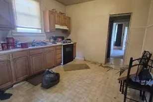 521 W 21st St, Connersville, IN 47331 - Photo 4