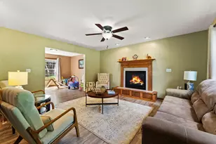 3021 Blue Grouse St, Valparaiso, IN 46383 - Photo 4