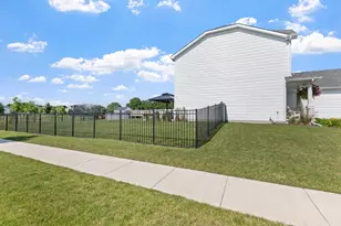 238 Landale Dr, Valparaiso, IN 46385 - Photo 28