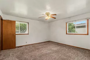 404 Sable Dr, Valparaiso, IN 46385 - Photo 4