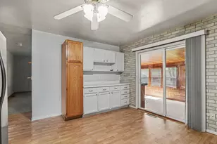 404 Sable Dr, Valparaiso, IN 46385 - Photo 8