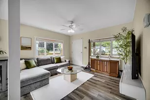 511 S Lawrence St, Hobart, IN 46342 - Photo 4