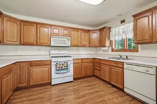 910 Doe Path Ln, Crown Point, IN 46307 - Photo 10
