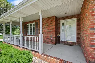 910 Doe Path Ln, Crown Point, IN 46307 - Photo 4