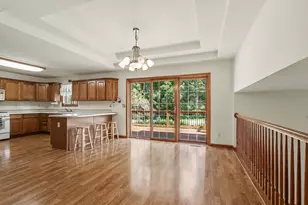910 Doe Path Ln, Crown Point, IN 46307 - Photo 6