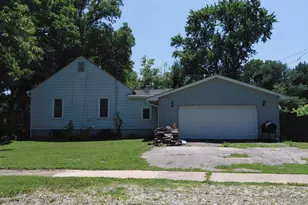 2770 Oakwood St, Portage, IN 46368 - Photo 2