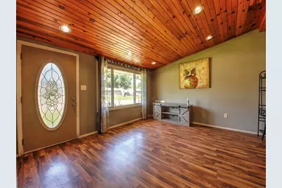 207 Lawndale Avenue, La Porte, IN 46350 - Photo 2