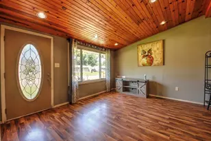 207 Lawndale Ave, La Porte, IN 46350 - Photo 2
