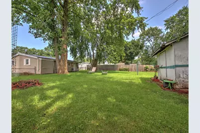 207 Lawndale Avenue, La Porte, IN 46350 - Photo 14