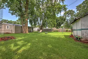 207 Lawndale Ave, La Porte, IN 46350 - Photo 14