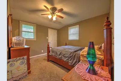 207 Lawndale Avenue, La Porte, IN 46350 - Photo 8