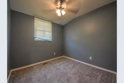 207 Lawndale Avenue, La Porte, IN 46350 - Photo 10