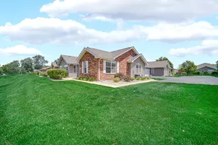 1024 N Woodlawn Ave, Griffith, IN 46319 - Photo 2