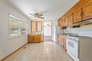 7204 Ohio Ave, Hammond, IN 46323 - Photo 8