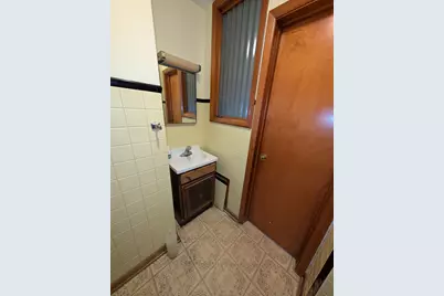 777 Memory Lane, Hobart, IN 46342 - Photo 12