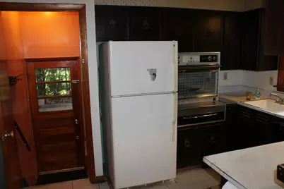 777 Memory Lane, Hobart, IN 46342 - Photo 2