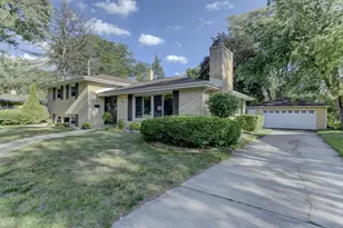 1210 Park Dr, Munster, IN 46321 - Photo 2