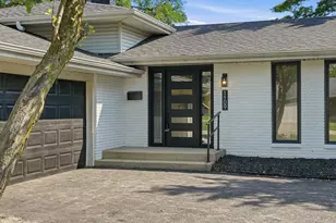 1109 Azalea Dr, Munster, IN 46321 - Photo 4