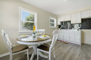 1001 Utah St, Gary, IN 46403 - Photo 8