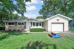 116 Hummingbird Ct, Trail Creek, IN 46360 - Photo 2