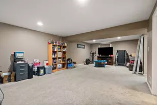 2731 40th Pl, Highland, IN 46322 - Photo 18