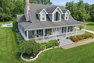 101 Lolabell Dr W, Valparaiso, IN 46385 - Photo 2