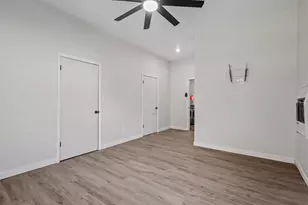 7562 Montana St, Merrillville, IN 46410 - Photo 12