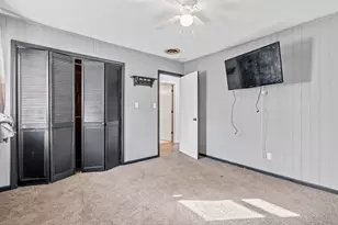 7562 Montana St, Merrillville, IN 46410 - Photo 10