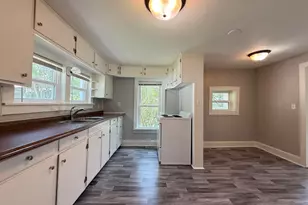 304 N Lincoln St, Hebron, IN 46341 - Photo 8
