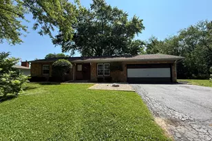 253 Butternut Ln, Valparaiso, IN 46383 - Photo 1