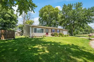 509 E Jefferson St, Westville, IN 46391 - Photo 2