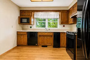 131 Westchester Ct, Chesterton, IN 46304 - Photo 6