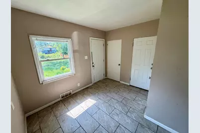 460 Hovey Street, Gary, IN 46406 - Photo 4
