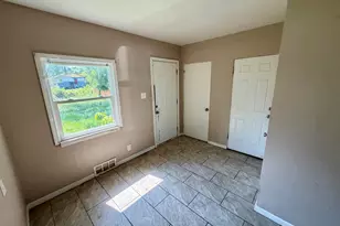 460 Hovey St, Gary, IN 46406 - Photo 4