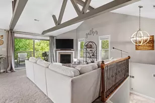 11031 Beacon Ct, Saint John, IN 46373 - Photo 2