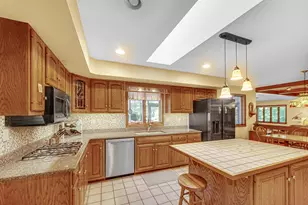 180 Primrose Cir, Chesterton, IN 46304 - Photo 8