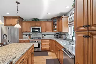 1018 Sterling Ct, Crown Point, IN 46307 - Photo 8