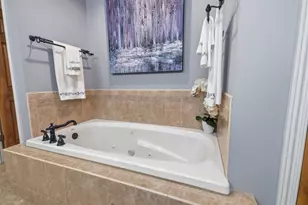 1018 Sterling Ct, Crown Point, IN 46307 - Photo 20
