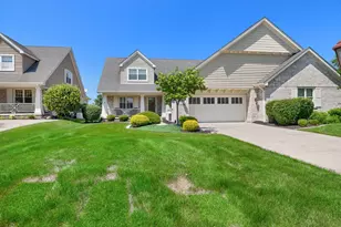 1018 Sterling Ct, Crown Point, IN 46307 - Photo 2