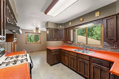 1089 N 200 W, Chesterton, IN 46304 - Photo 12