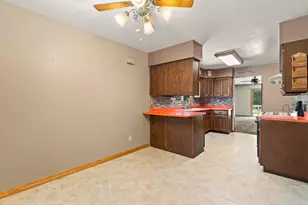 1089 N 200 W, Chesterton, IN 46304 - Photo 16