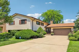 1845 Bluebird Ln, Munster, IN 46321 - Photo 1