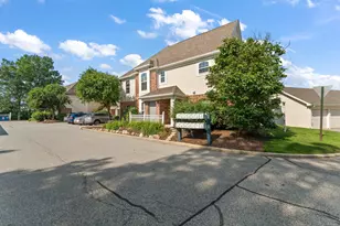 2925 Foggy Glen Dr, Valparaiso, IN 46385 - Photo 2