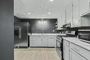 306 Jefferson Ave, La Porte, IN 46350 - Photo 8