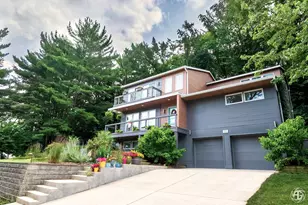 33 Beach Ln, Portage, IN 46368 - Photo 2