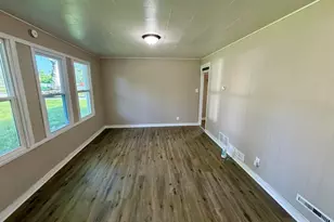 5775 Connecticut St, Merrillville, IN 46410 - Photo 6