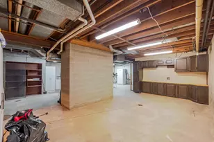 247 Westgate Dr, Valparaiso, IN 46385 - Photo 44