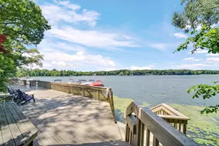 2002 Woodmere Cir, Valparaiso, IN 46383 - Photo 2